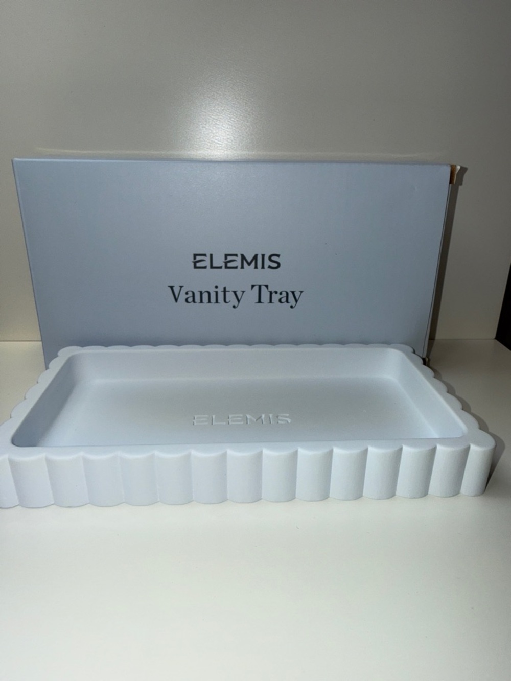 ELEMIS White Scalloped Vanity Tray lux cosmetics jewelry designer trinket dish